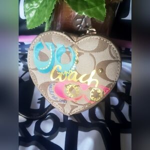 Coach Daisy poppy applique heart wristlet coin handbag